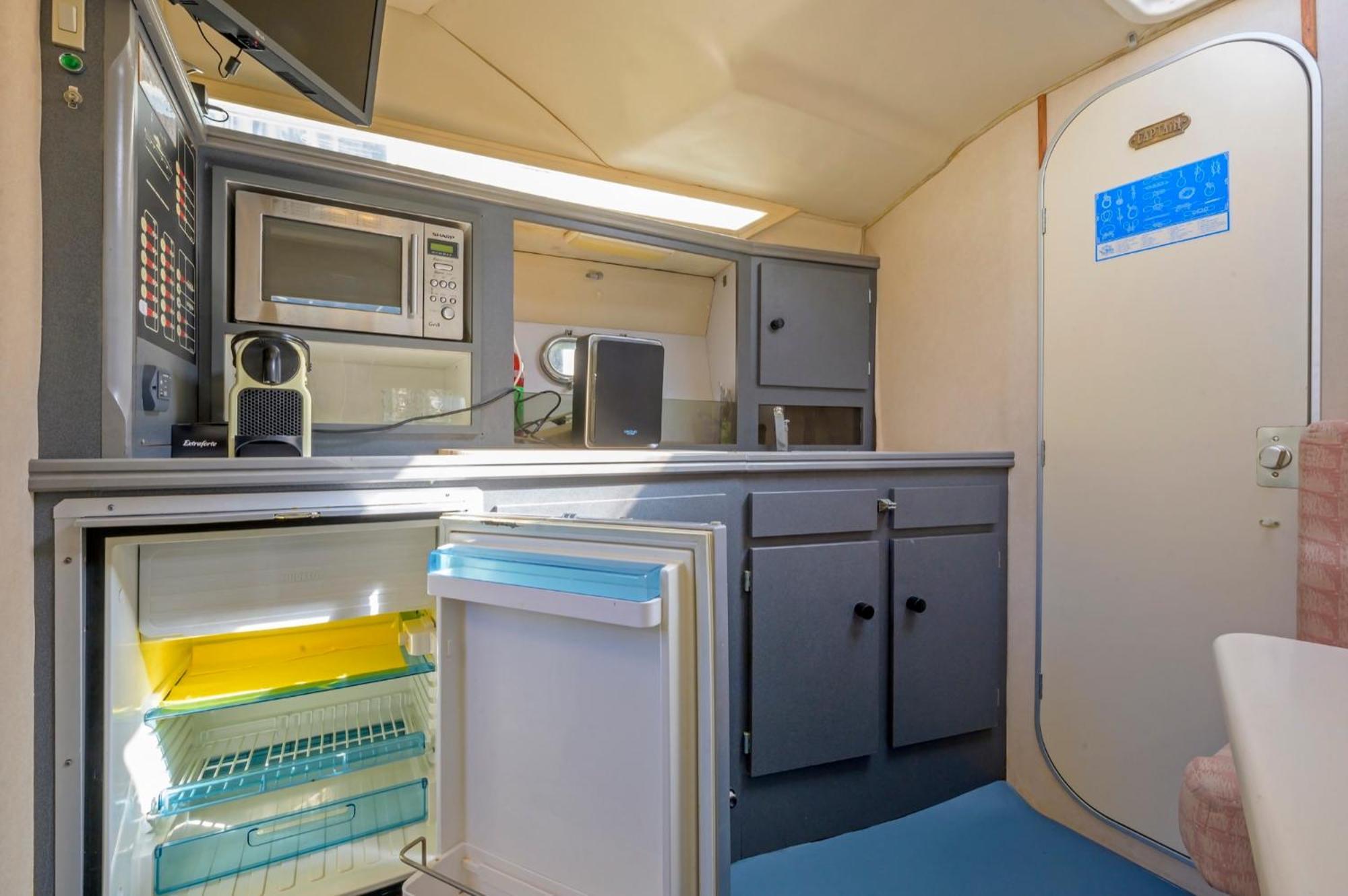 סנט אדריה דה בסוס Boat Hotel Barcelona חדר תמונה